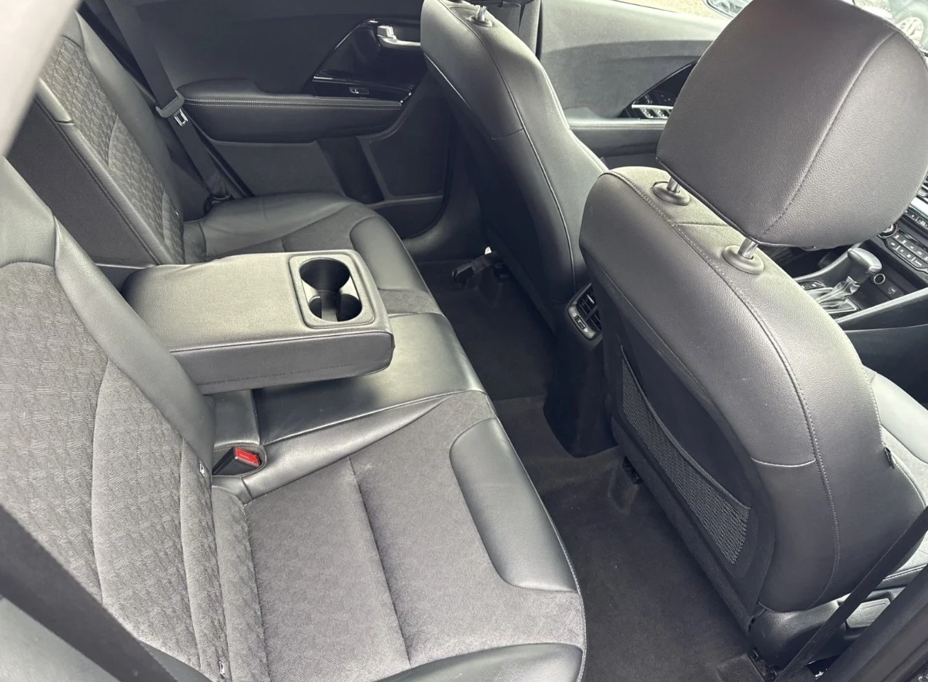 Kia Niro Hybrid, снимка 7 - Автомобили и джипове - 53701590