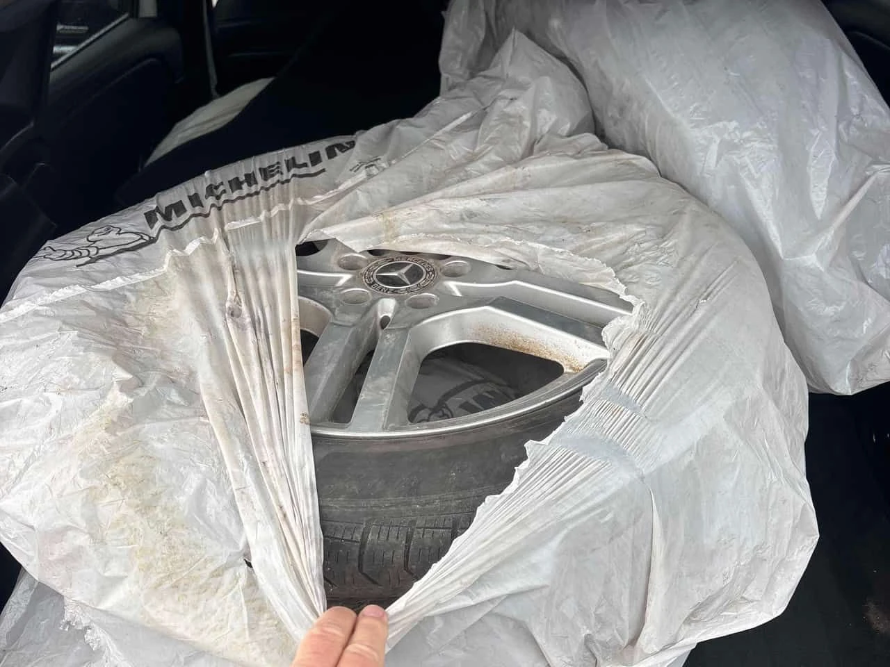 Mercedes-Benz GLA 250 CARFAX /Кожа/Нави/Подгрев/Панорама/ГУМИ+ ДЖАНТИ, снимка 9 - Автомобили и джипове - 53990619