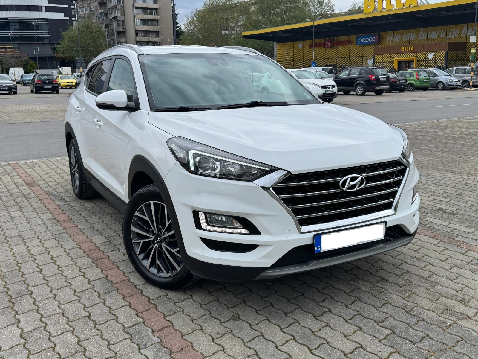 Hyundai Tucson 1.6CRDI/FACELIFT/4x4/AUTOMAT/ЕВРО 6/НОВИ ГУМИ , снимка 3 - Автомобили и джипове - 54221055