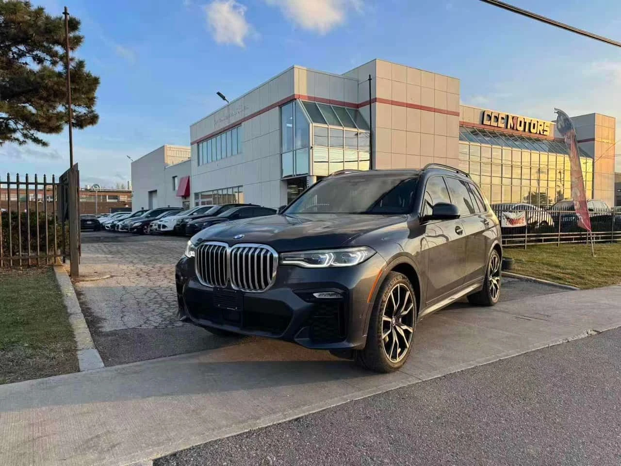 BMW X7 xDrive50i DISTRONIC* LASER* МАСАЖ* 