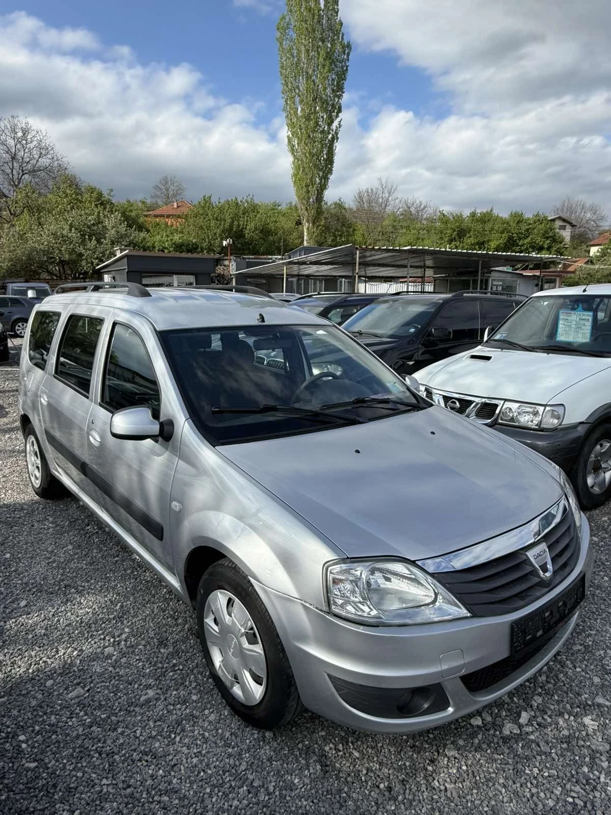Dacia Logan, снимка 3 - Автомобили и джипове - 54554297