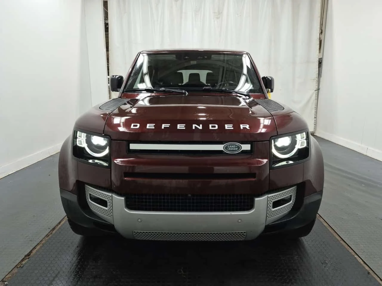 Land Rover Defender * First Edition * ПАНОРАМА* КАМЕРА* , снимка 2 - Автомобили и джипове - 54776520