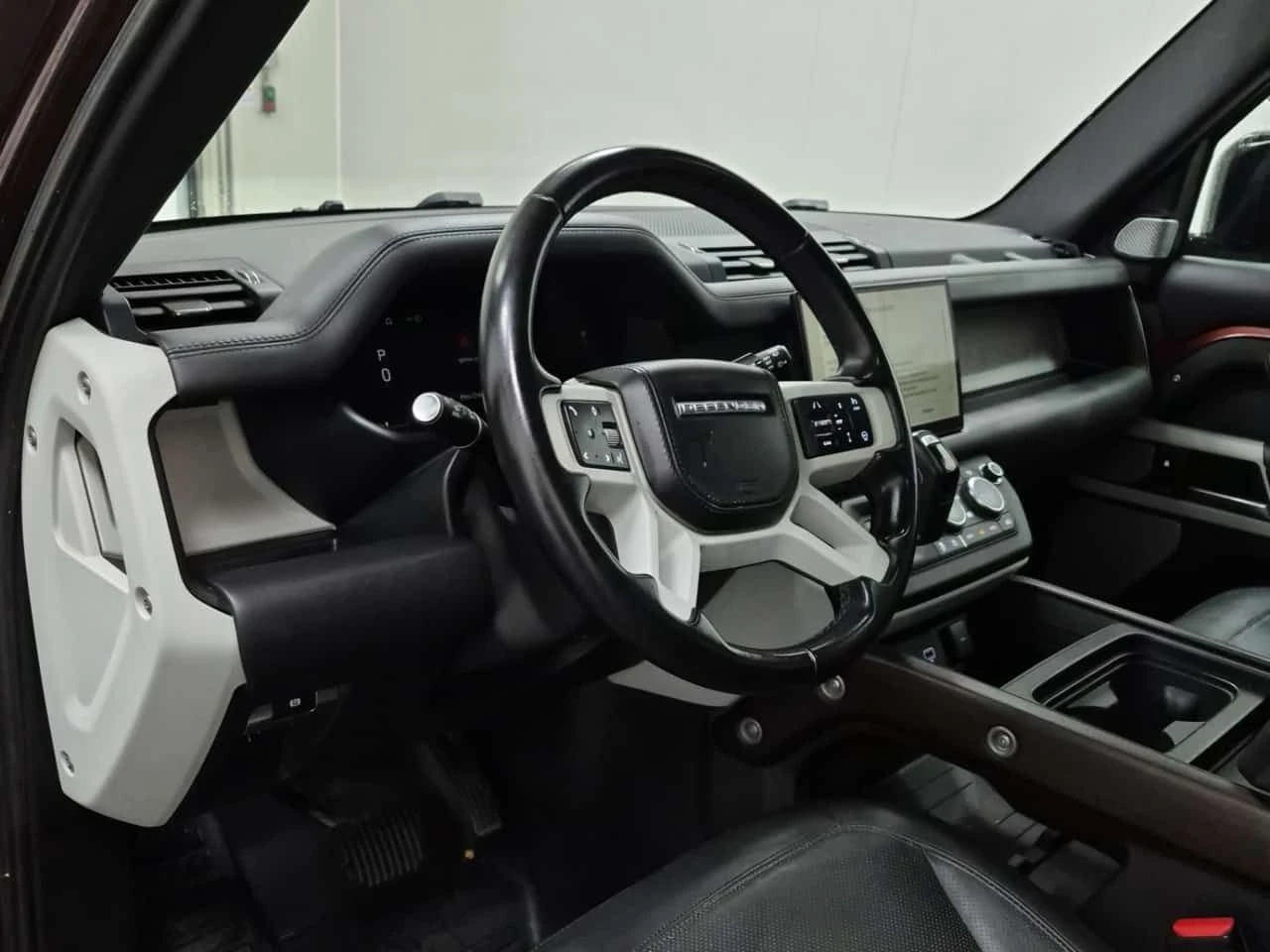 Land Rover Defender * First Edition * ПАНОРАМА* КАМЕРА* , снимка 9 - Автомобили и джипове - 54776520