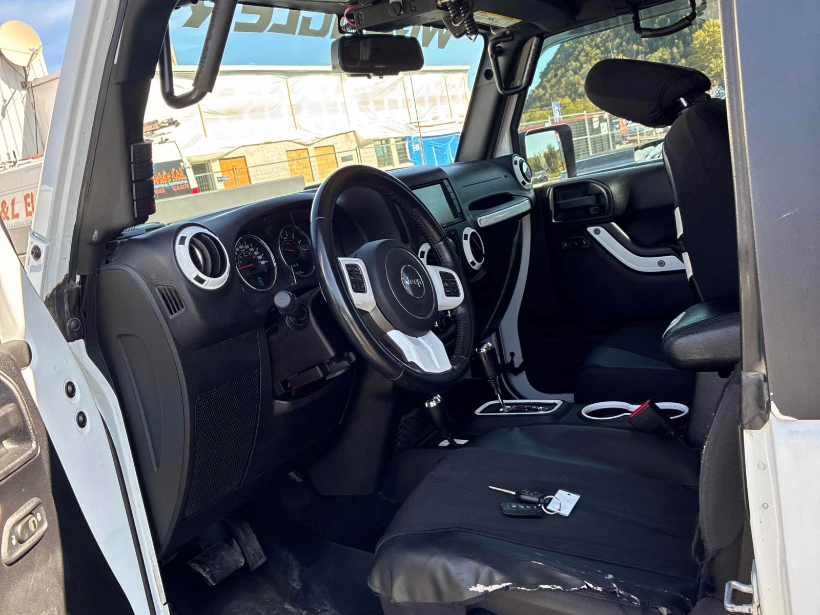 Jeep Wrangler * 4WD 2dr * АВТОКРЕДИТ БЕЗ ПЪРВОНАЧАЛНА ВНОСКА* , снимка 5 - Автомобили и джипове - 56090504