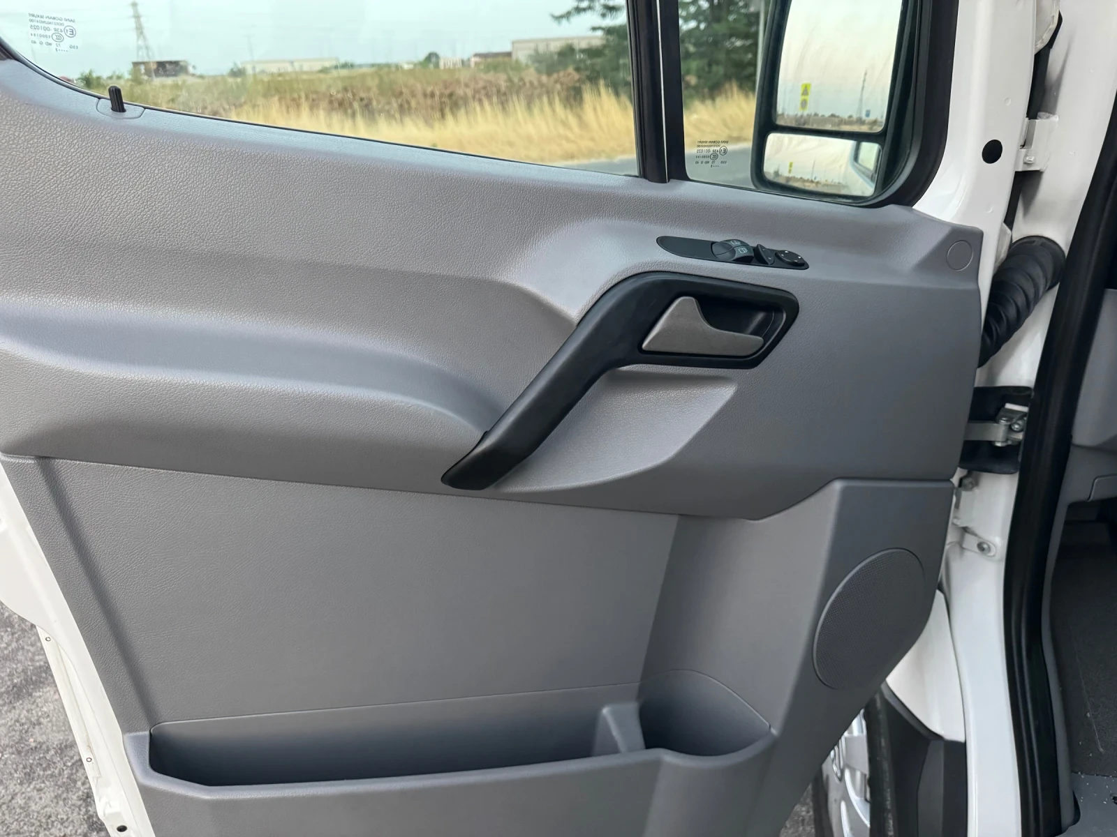 VW Crafter 2.0 TDI, снимка 12 - Бусове и автобуси - 55905927