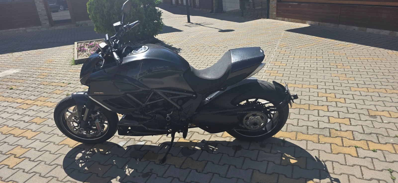 Ducati Diavel Carbon , снимка 8 - Мотоциклети и мототехника - 55079402