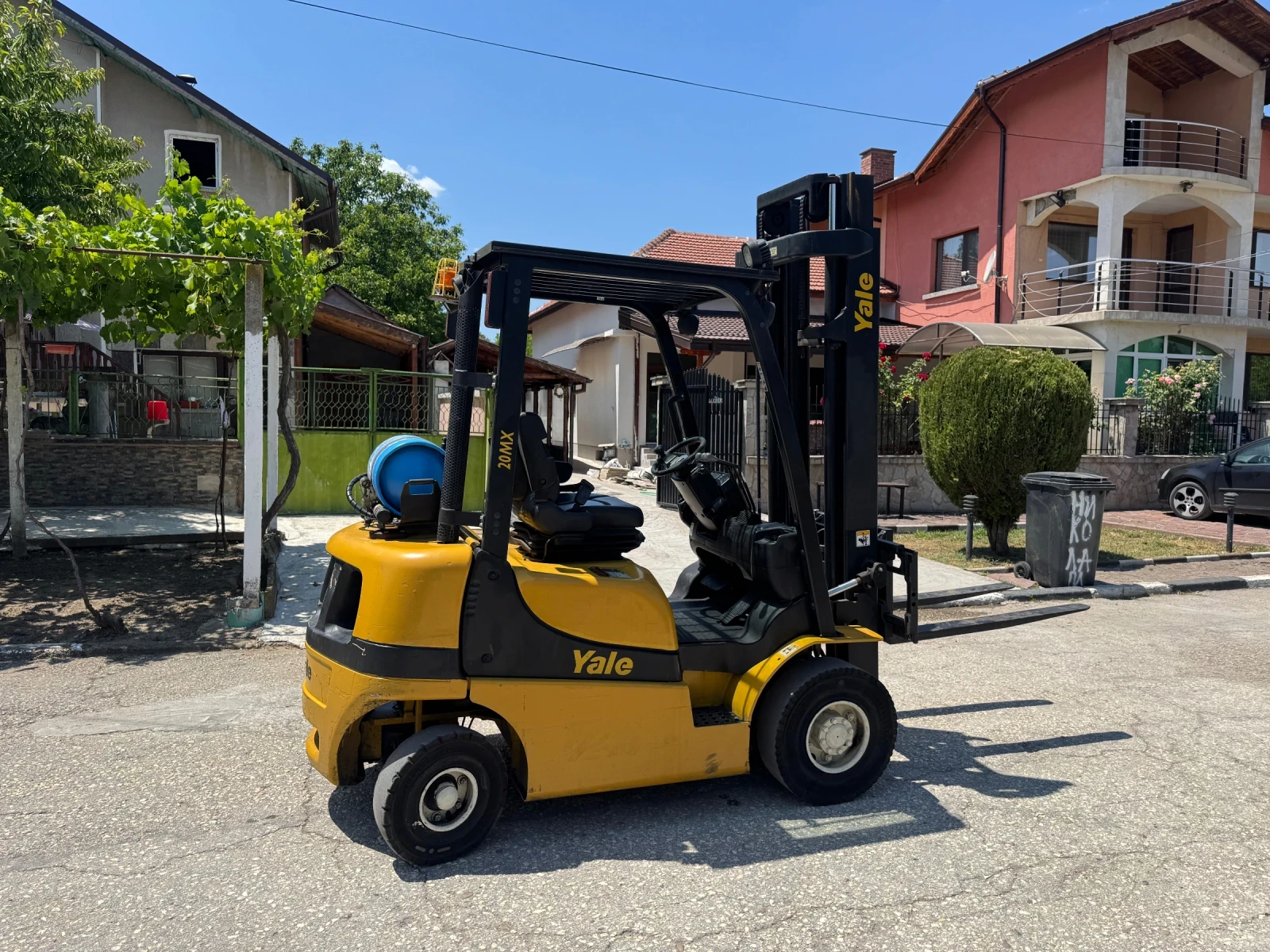  Yale | Mobile.bg   3