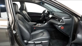 Toyota Camry 2.5 Бензин, снимка 13