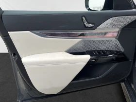 BMW i7 M70/xDrive/THEATRE SCREEN/B&W/SKY LOUNGE/CARBON/, снимка 5