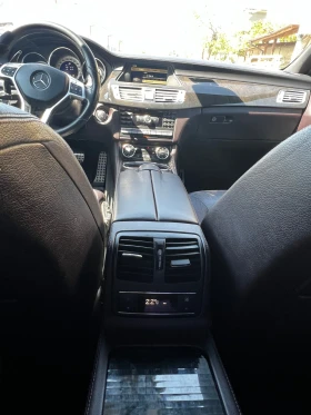 Обява за продажба на Mercedes-Benz CLS 550 CLS 550 4MATIC 2012 (4.7л V8 biturbo)  ~44 000 лв. - изображение 11