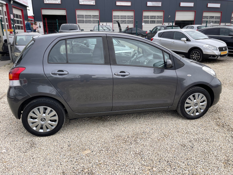 Toyota Yaris 1.3I. Face, снимка 7 - Автомобили и джипове - 45559110