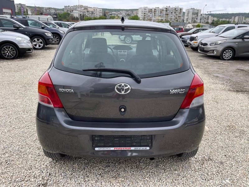 Toyota Yaris 1.3I. Face, снимка 8 - Автомобили и джипове - 45559110