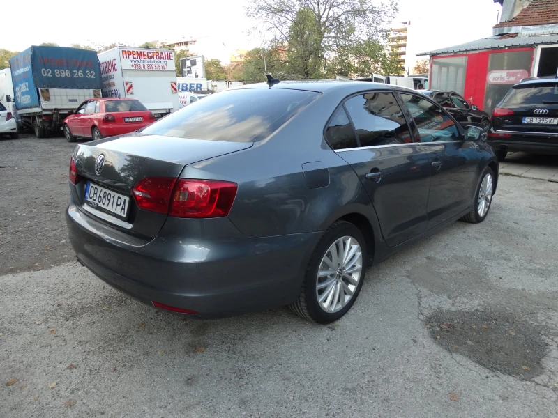 VW Jetta 2.0TDI EURO 5, снимка 6 - Автомобили и джипове - 47587148