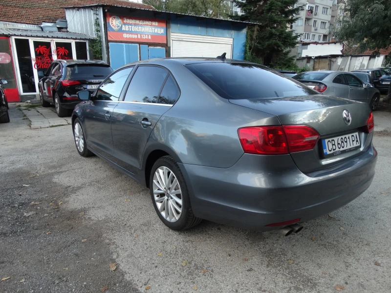 VW Jetta 2.0TDI EURO 5, снимка 5 - Автомобили и джипове - 47587148