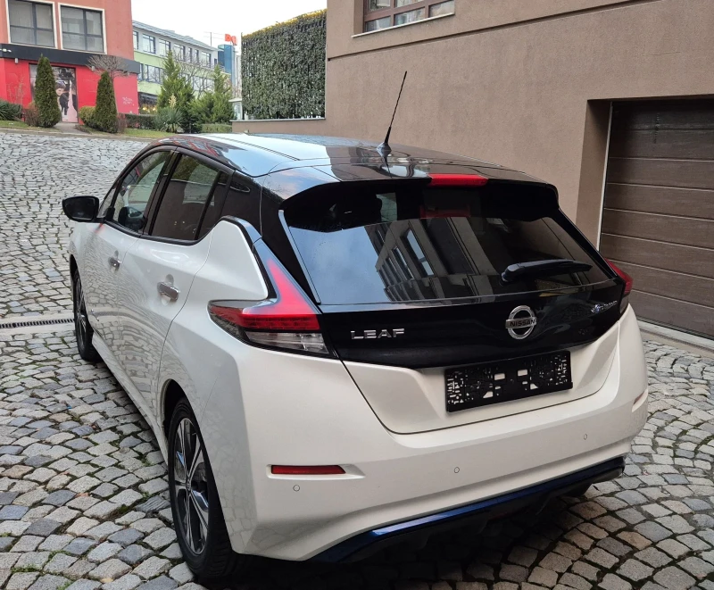 Nissan Leaf  64kw Tekna 360 FULL LED , снимка 5 - Автомобили и джипове - 48294021