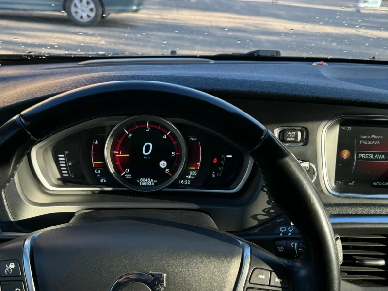 Volvo V40, снимка 8 - Автомобили и джипове - 49351453