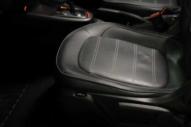 Smart Fortwo cabrio EQ Brabus Full LED, снимка 8 - Автомобили и джипове - 51255539