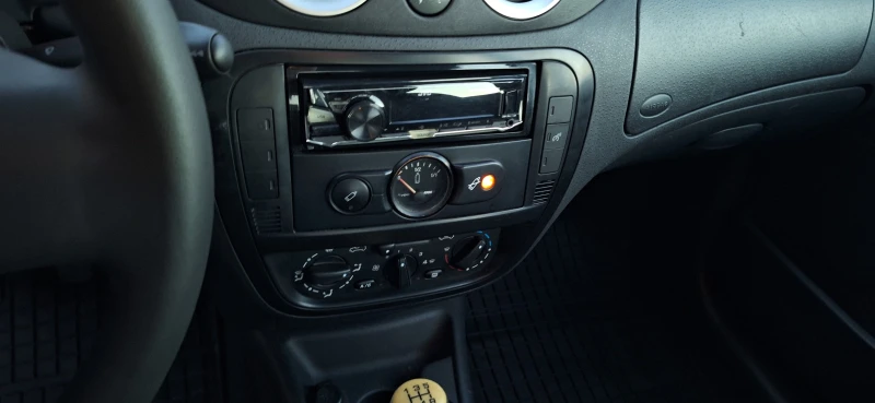 Citroen C3 1.4 , снимка 6 - Автомобили и джипове - 52804218