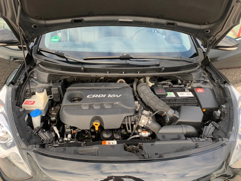 Hyundai I30 1.6 GRDI 110кс Нави , снимка 17 - Автомобили и джипове - 52867313