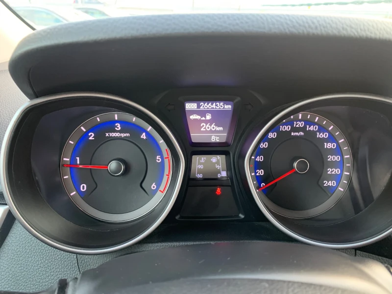 Hyundai I30 1.6 GRDI 110кс Нави , снимка 13 - Автомобили и джипове - 52867313