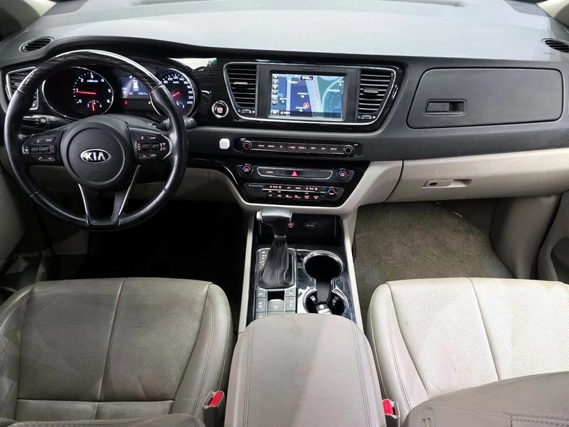 Kia Carnival 2.2 Automatic, снимка 7 - Автомобили и джипове - 55464724