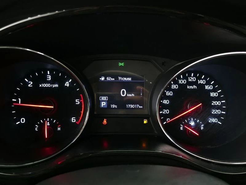 Kia Carnival 2.2 Automatic, снимка 9 - Автомобили и джипове - 55464724