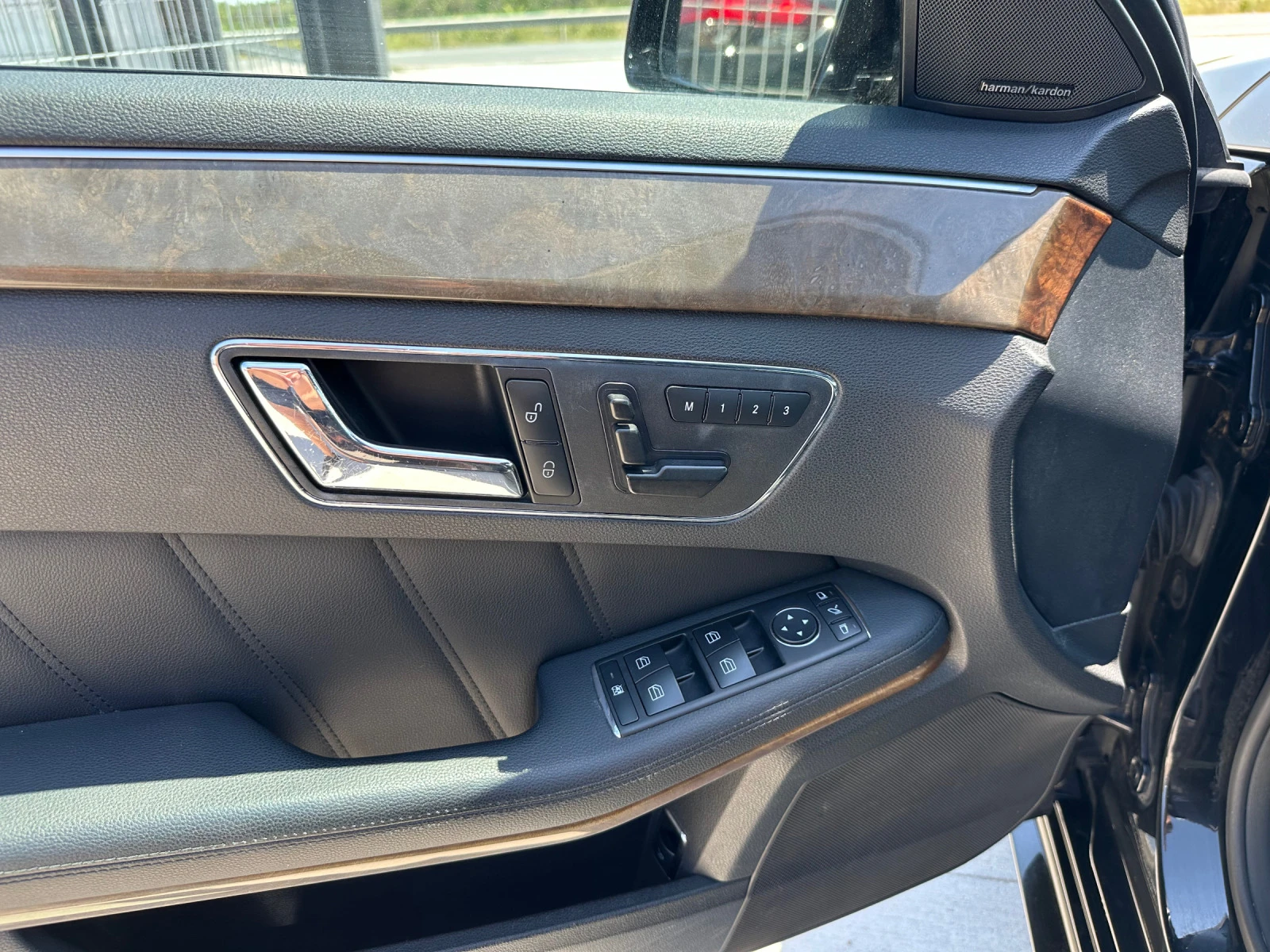 Mercedes-Benz E 500 AMG-Pack* 4-Matic* 7-G* Pano*  | Mobile.bg — изображение 11