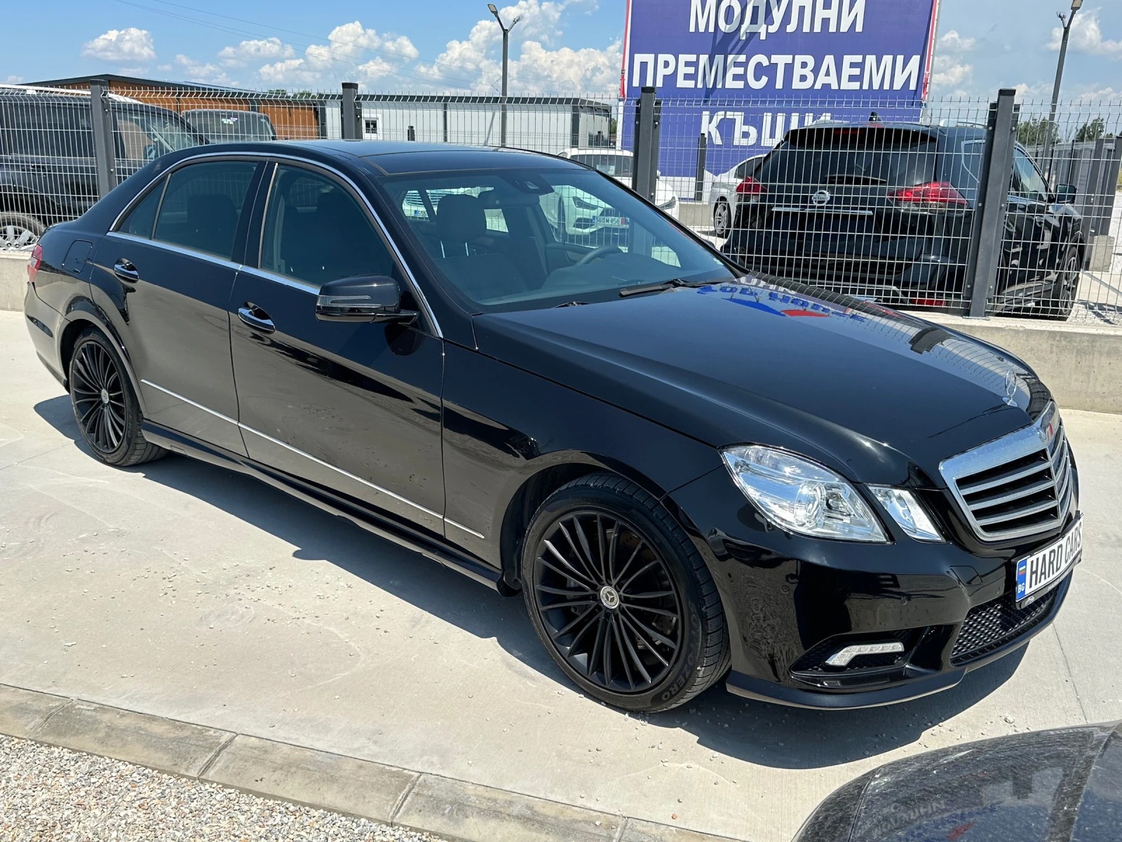 Mercedes-Benz E 500 AMG-Pack* 4-Matic* 7-G* Pano*  - изображение 3