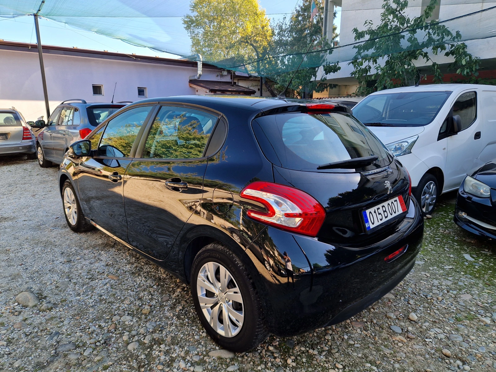 Peugeot 208 1.0i EURO 6B NAVI - изображение 3