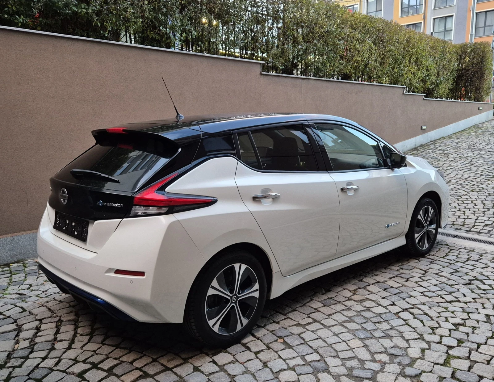 Nissan Leaf  64kw Tekna 360 FULL LED  - изображение 4