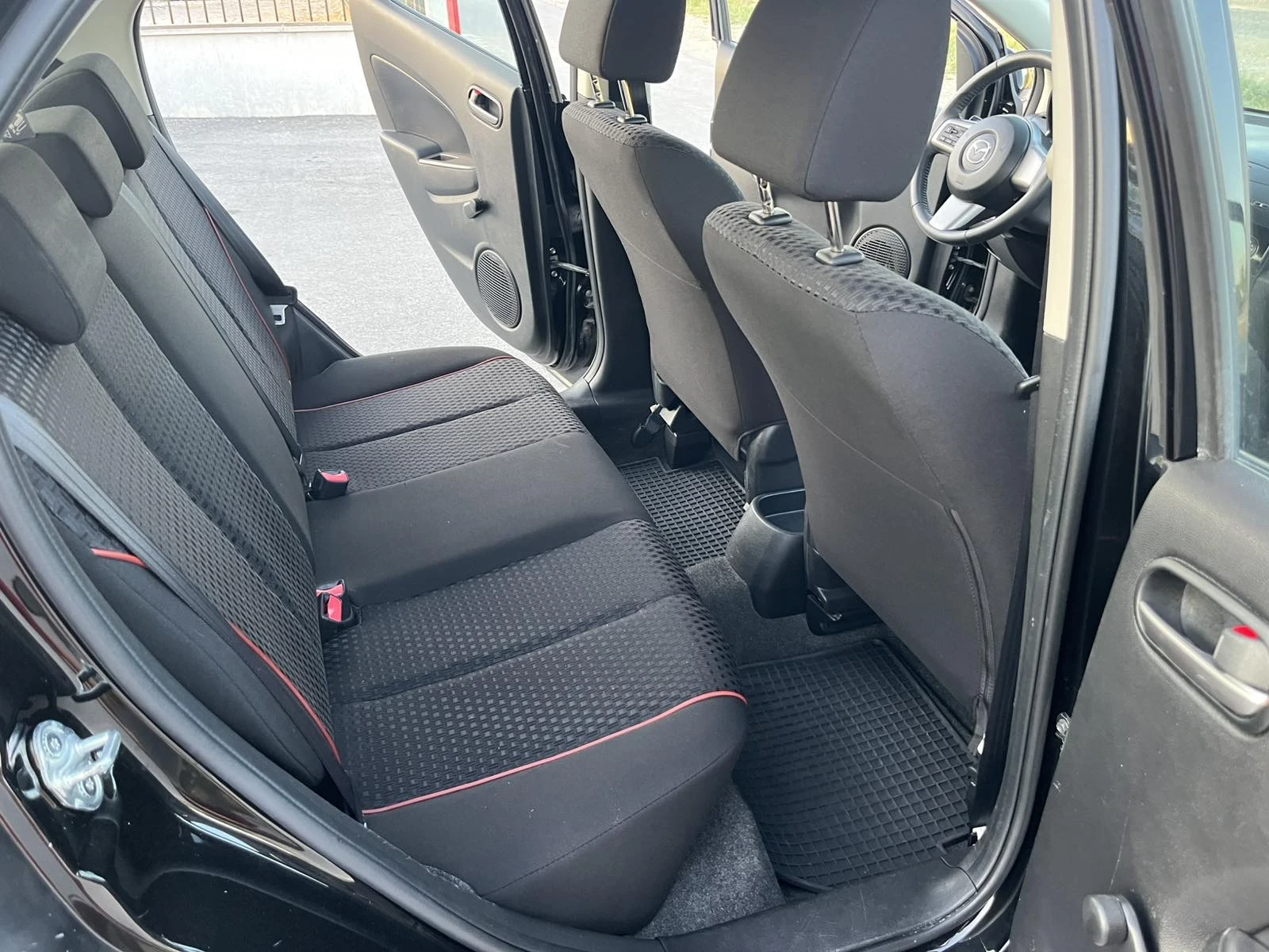 Mazda 2 1.4I 86кс 131 000км  EURO 5А КЛИМАТИК  - изображение 10