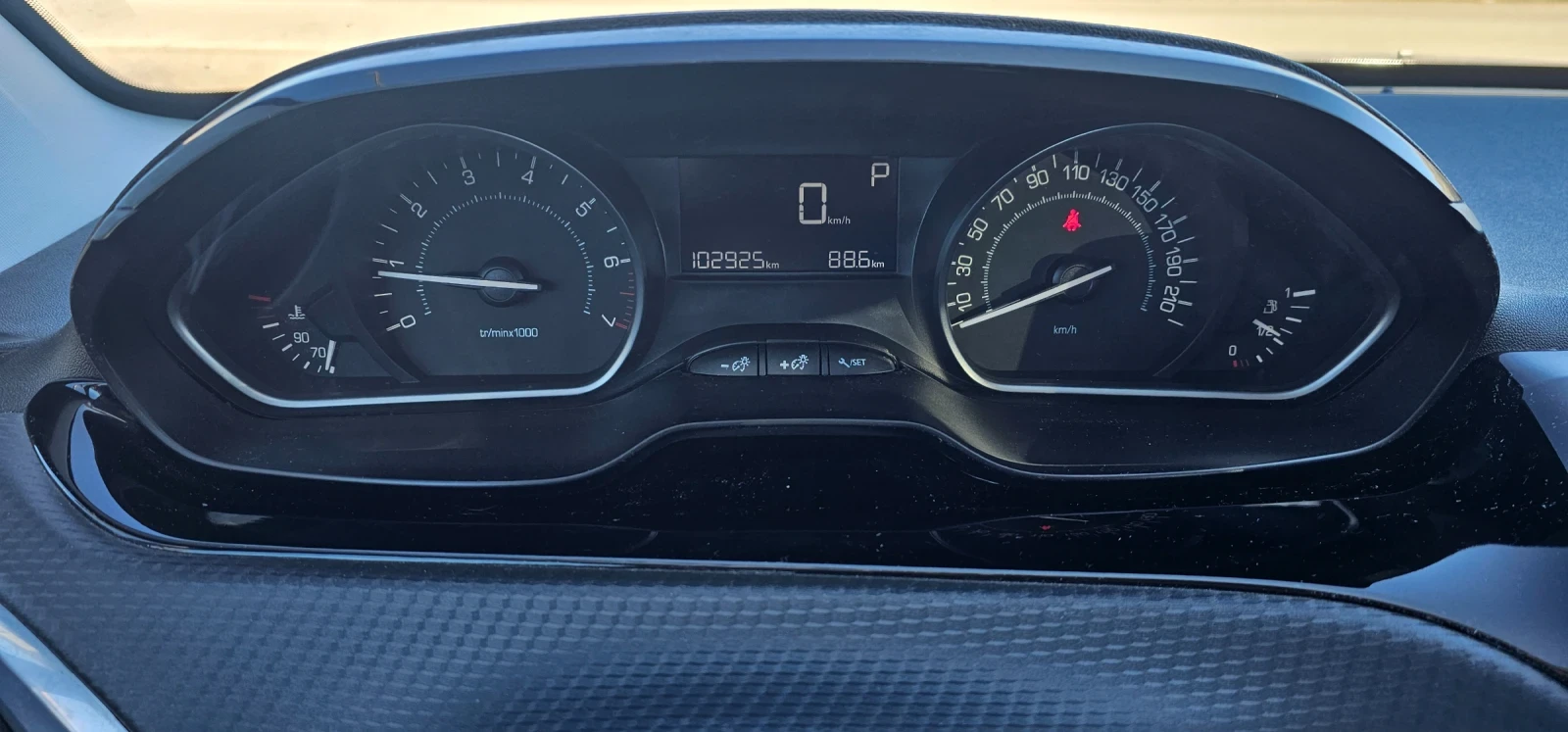 Peugeot 208 1.2 i -Allure-Turbo-Automat-110hp - изображение 10