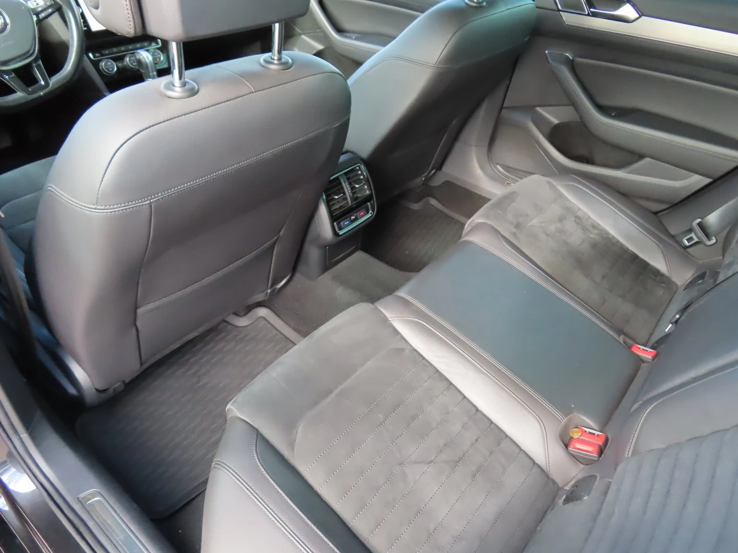 VW Passat Highline 2.0TDI SCR BMT 4MOTION | Mobile.bg   13