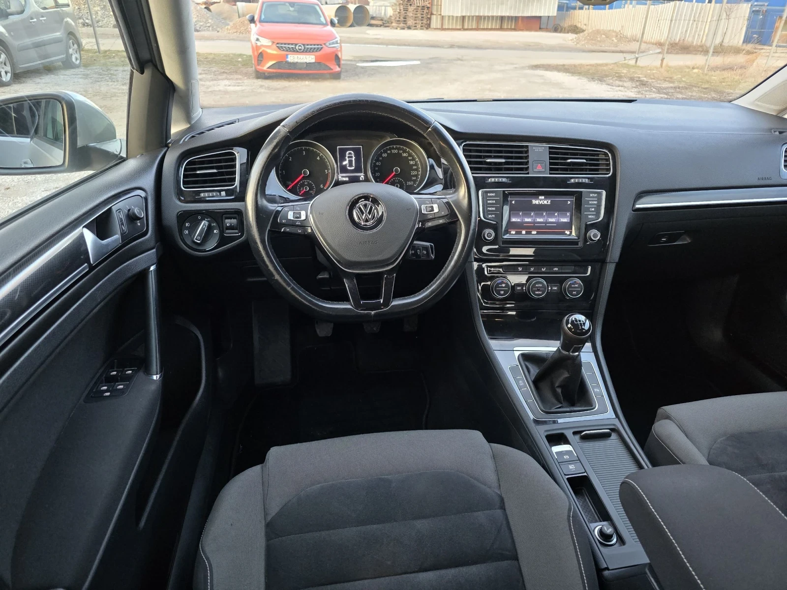 VW Golf 1.6tdi | Mobile.bg   11