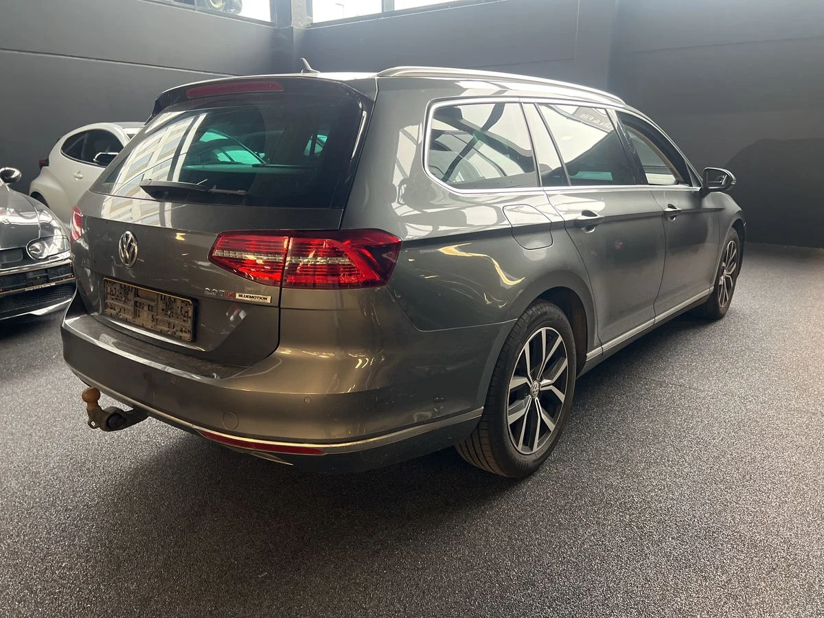 VW Passat 2.0TDI 190кс.* Highline* Дистроник* Панорама* LED - изображение 7