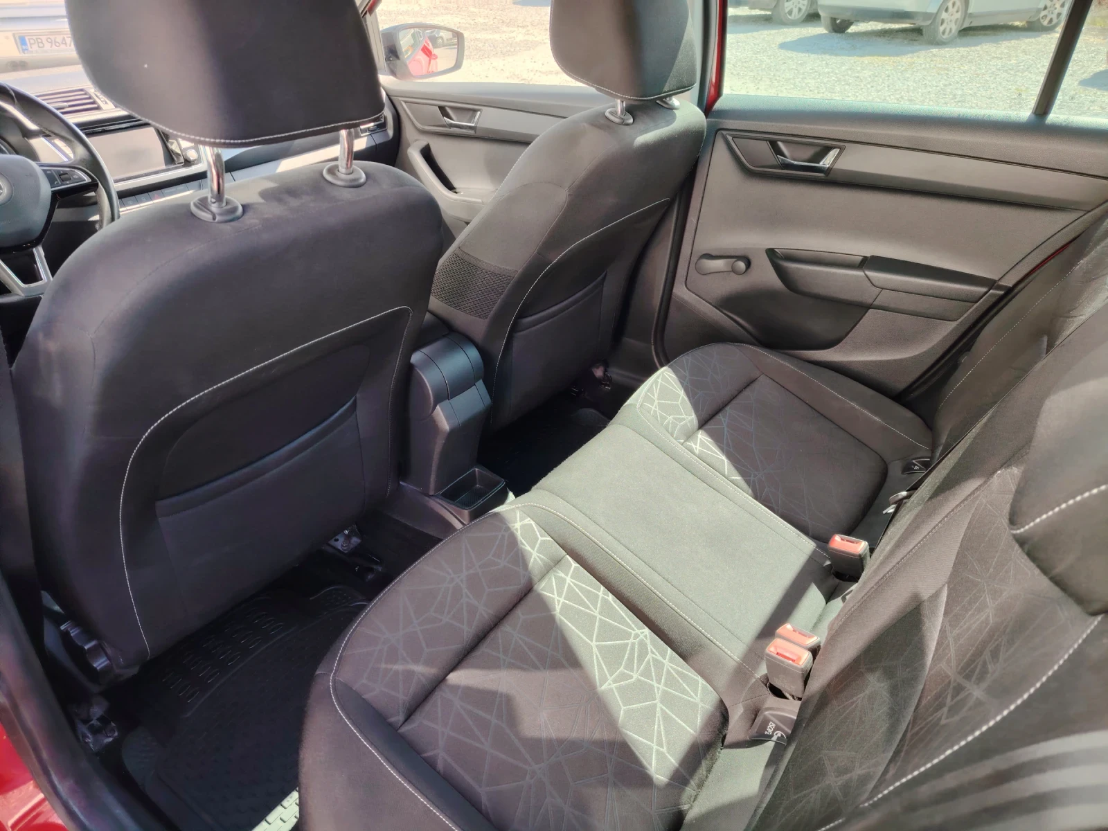 Skoda Fabia 1.0 MPI, снимка 12 - Автомобили и джипове - 53863789