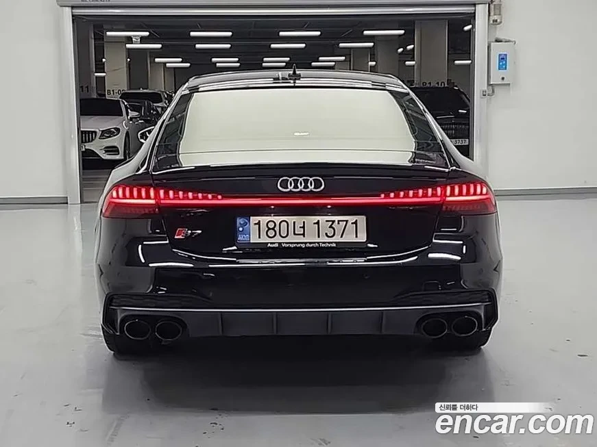 Audi S7 DISTRONIC / BANG&OLUFSEN / MATRIX , снимка 3 - Автомобили и джипове - 53930692