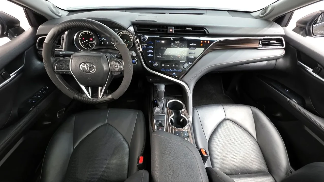 Toyota Camry 2.5 Бензин, снимка 3 - Автомобили и джипове - 54957192