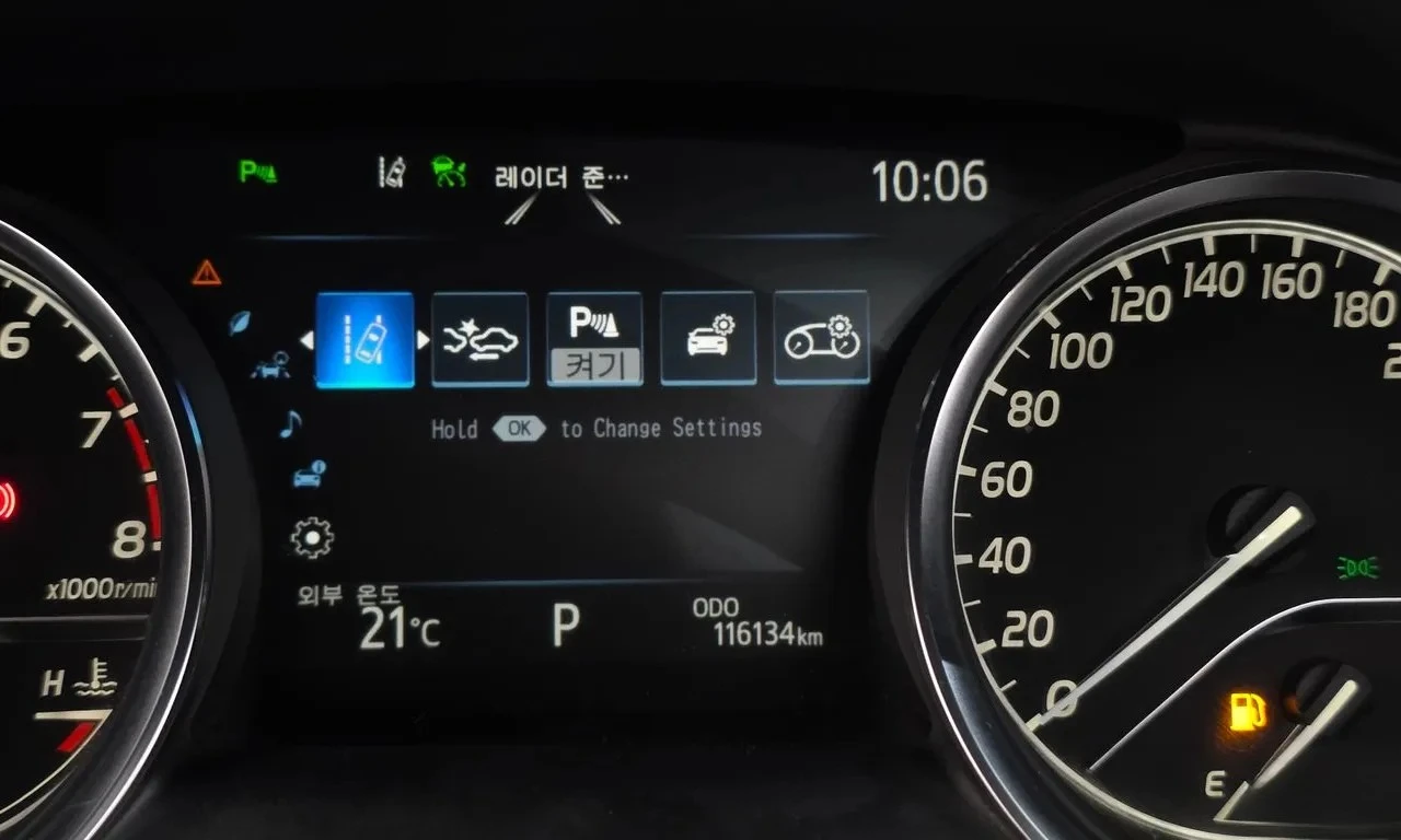 Toyota Camry 2.5 Бензин, снимка 8 - Автомобили и джипове - 54957192