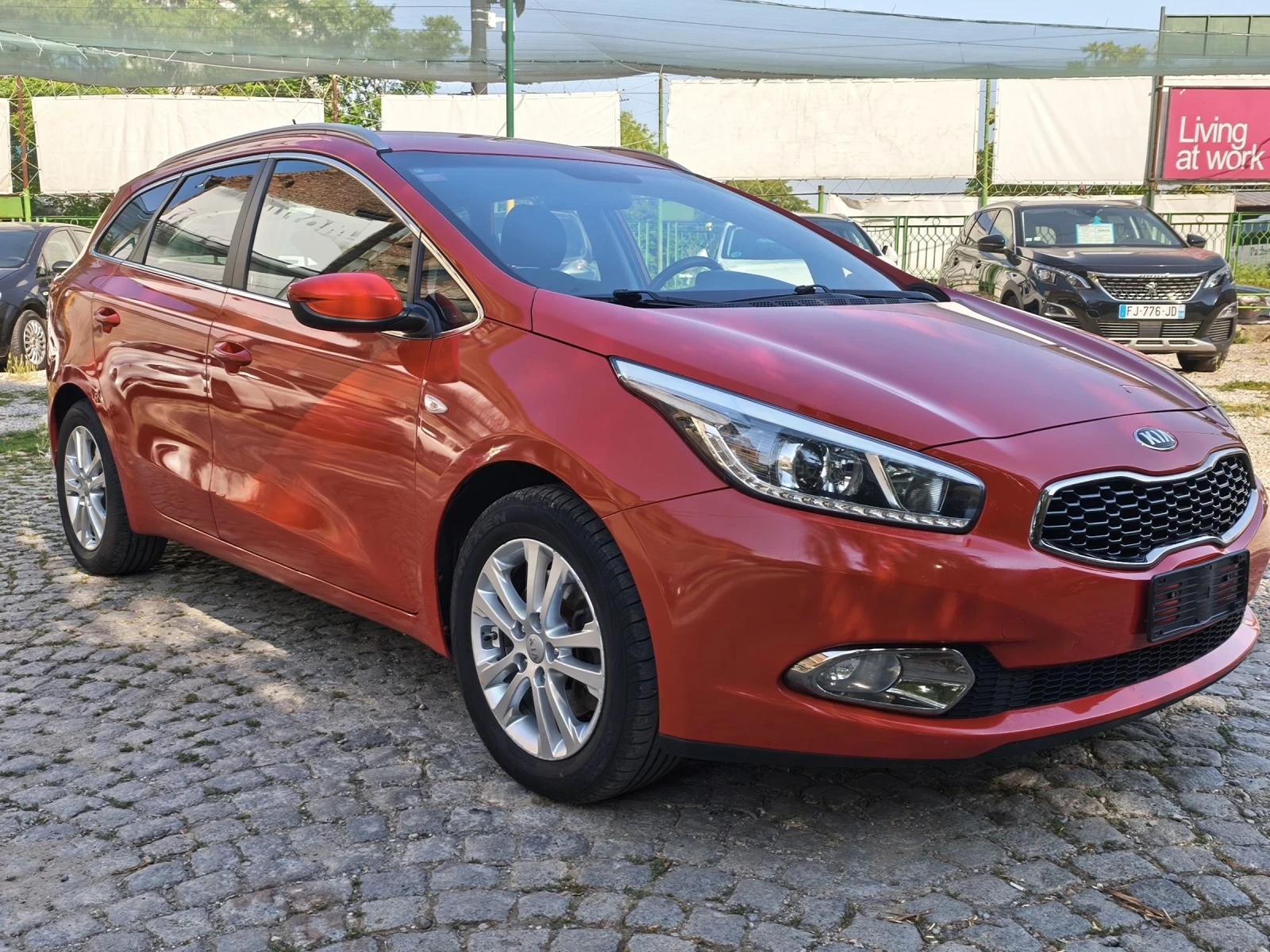 Kia Ceed 1.6 CRDI АВТОМАТИК, снимка 3 - Автомобили и джипове - 55096855