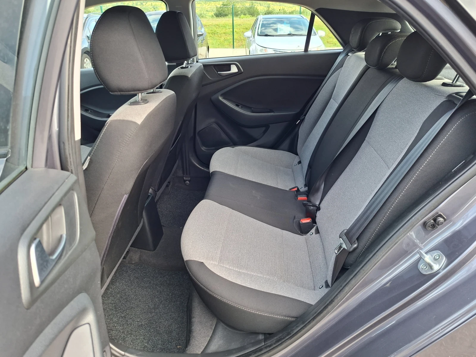 Hyundai I20 1, 1 crdi, снимка 11 - Автомобили и джипове - 55202419