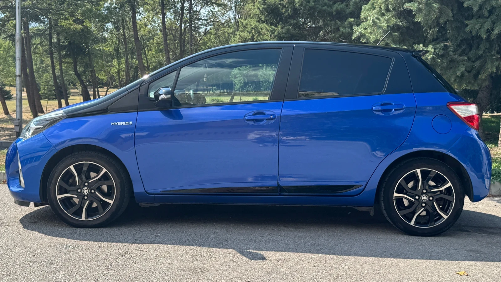 Toyota Yaris 1.5 Hybrid Bi-tone, снимка 5 - Автомобили и джипове - 55875593
