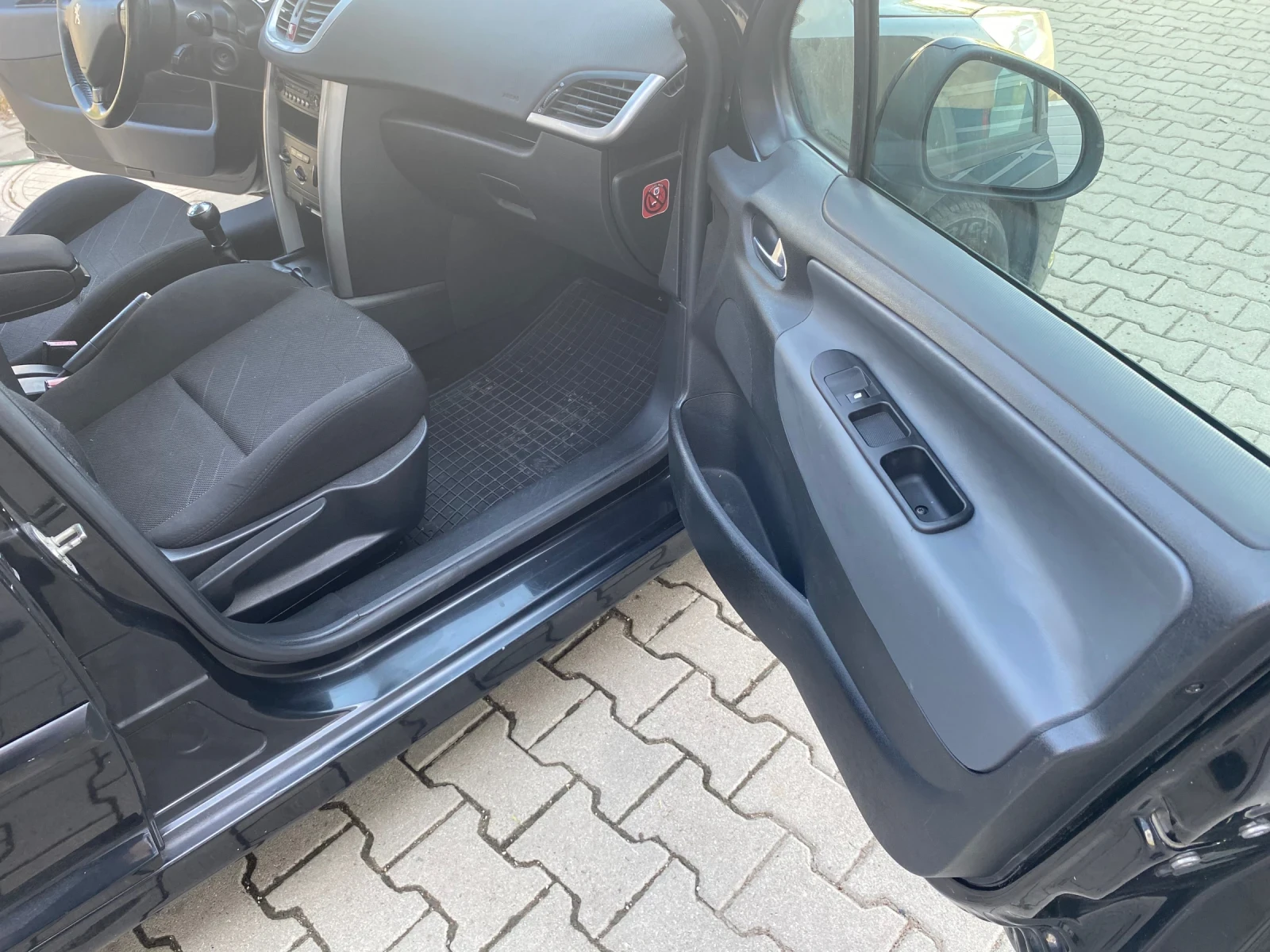 Peugeot 207, снимка 6 - Автомобили и джипове - 55883284