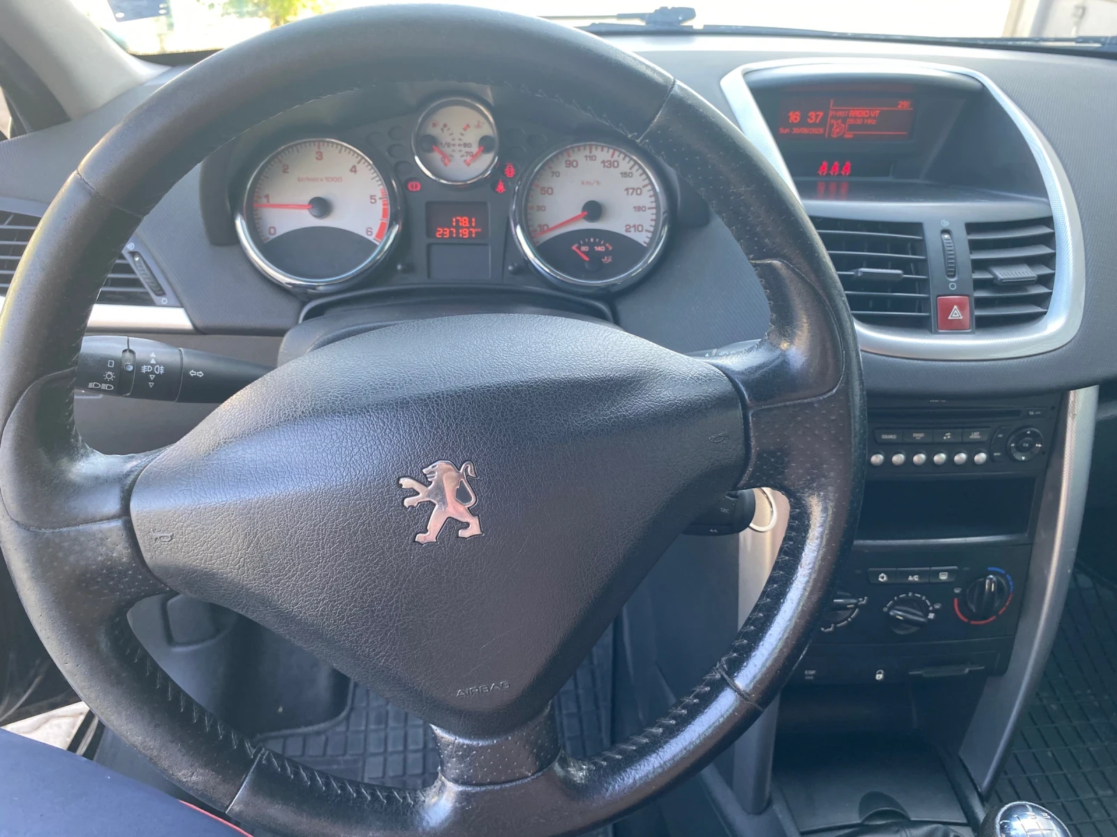 Peugeot 207, снимка 9 - Автомобили и джипове - 55883284