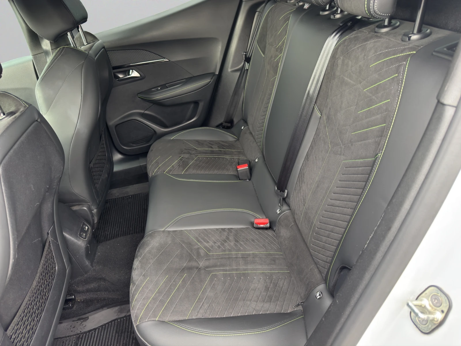 Peugeot 2008 GT Electric 115 �� 156 �.�. EURO 6.4 | Mobile.bg � ����������� 11