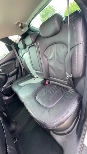 Hyundai IX35 4х4, 2.0 DCI/183к.с. АВТОМАТ/НАВИГАЦИЯ , снимка 11