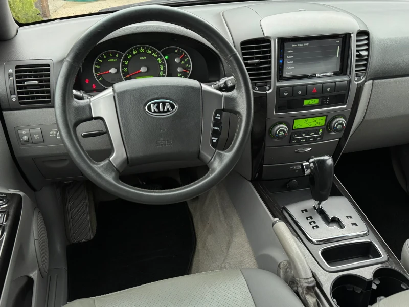 Kia Sorento 2.5CRDi 170к.с * ИТАЛИЯ* * 4х4, снимка 10 - Автомобили и джипове - 47983083