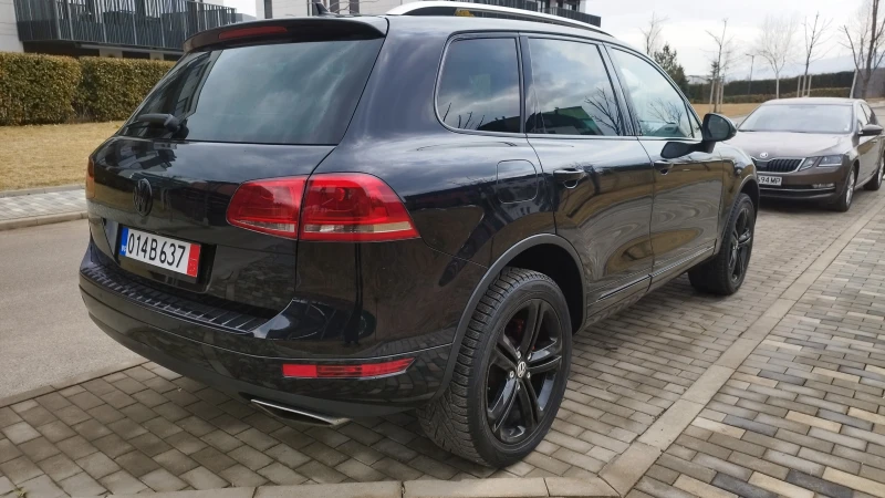 VW Touareg 4.2TDI#360 CAMERI# DISTRONIC#PANORAMA#FULL#, снимка 4 - Автомобили и джипове - 49318870