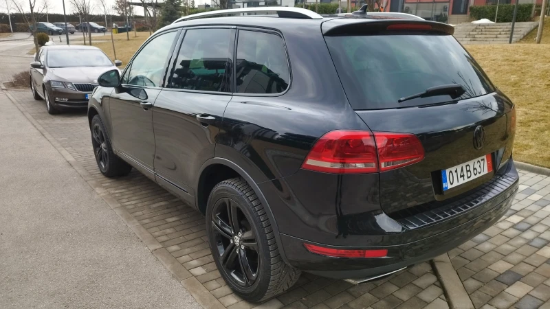 VW Touareg 4.2TDI#360 CAMERI# DISTRONIC#PANORAMA#FULL#, снимка 3 - Автомобили и джипове - 49318870