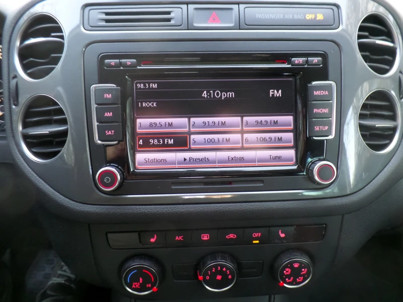 VW Tiguan 2.0 4X4 AUTOMAT, снимка 14 - Автомобили и джипове - 52865183